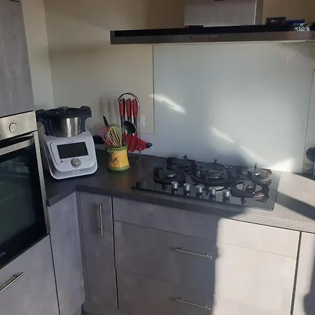 Au Calme Avec Cuisine Equipee En Supplement Sur Demande Homestay Figeac